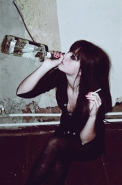 alone-drunk-girl-grunge-Favim.com-3567142.jpg